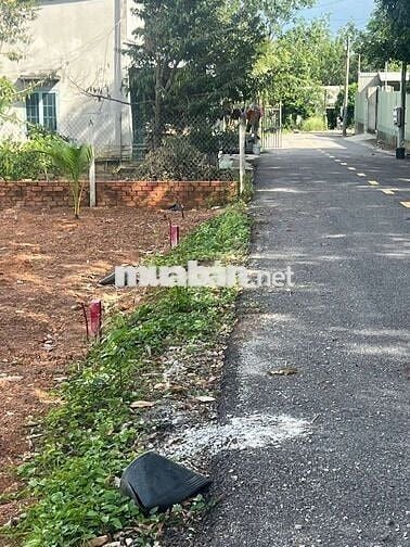 Thanh lý gấp đất góc 2 mặt tiền đường, TP.HCM(mới), 291m2, giá 400tr