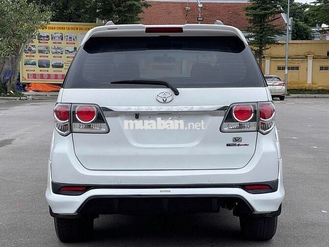 Toyota Fortuner TRD Sportivo 4x2 AT 7 chỗ quá mới