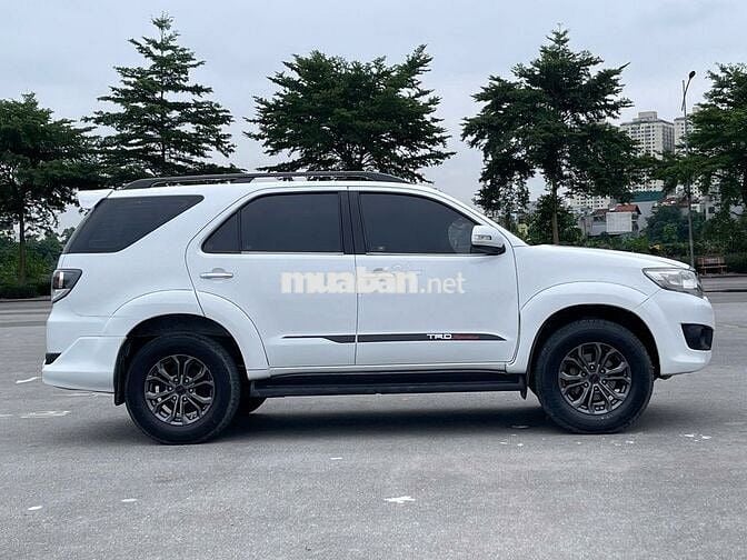 Toyota Fortuner TRD Sportivo 4x2 AT 7 chỗ quá mới