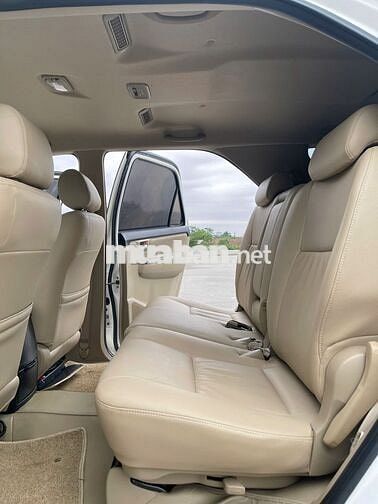 Toyota Fortuner TRD Sportivo 4x2 AT 7 chỗ quá mới