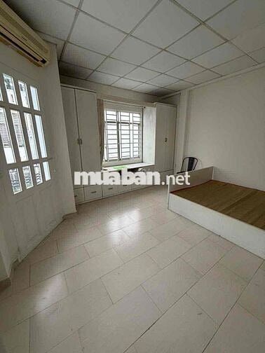 Nhà nguyên căn siêu hạt rẻ ngay cầu Nguyễn Văn Cừ