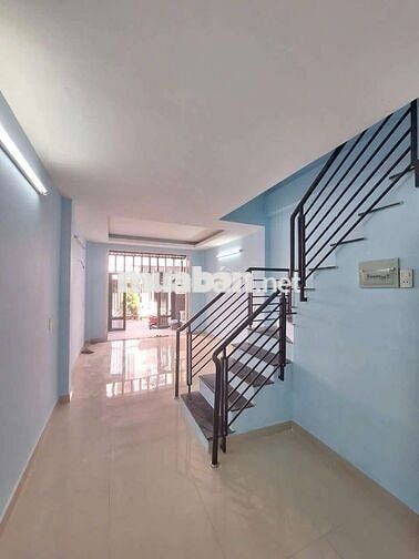 7tr/tháng 3pn 3wc hẻm xe hơi nhà 3 lầu Nguyễn Bình