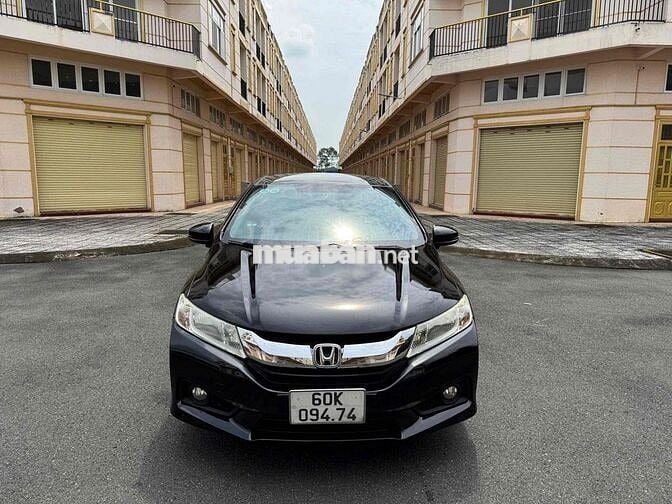 Honda City 2015 model 2016 1.5 CVT - 118000 km
