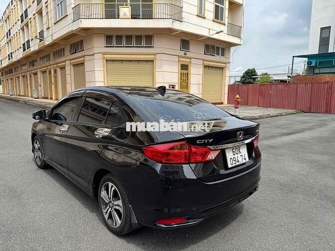 Honda City 2015 model 2016 1.5 CVT - 118000 km