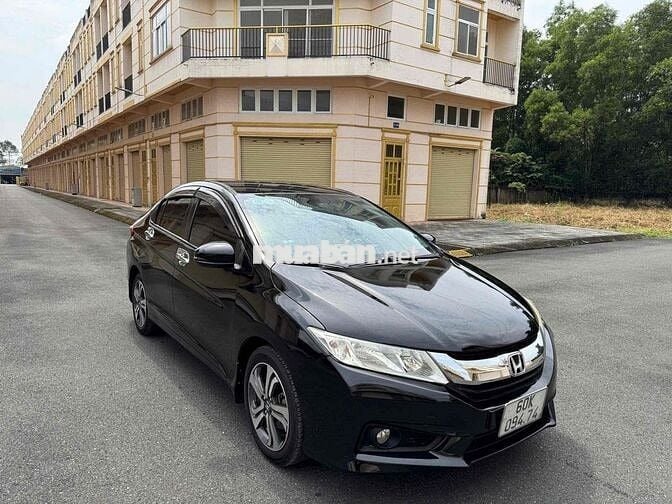 Honda City 2015 model 2016 1.5 CVT - 118000 km