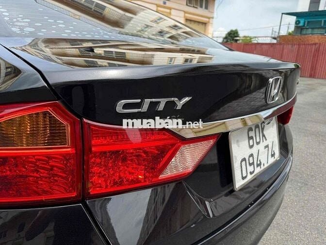 Honda City 2015 model 2016 1.5 CVT - 118000 km