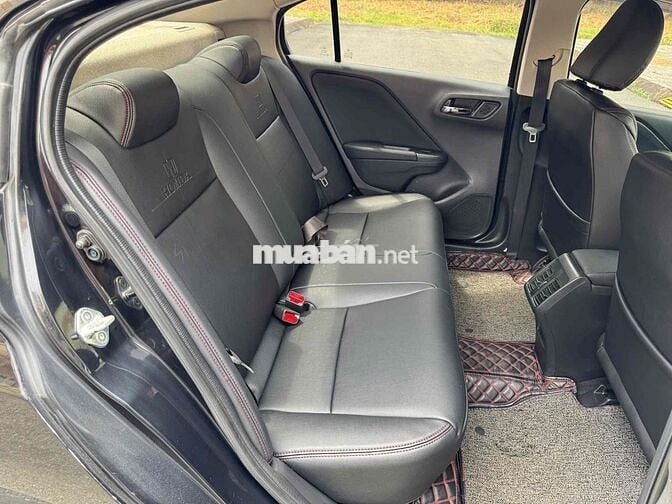 Honda City 2015 model 2016 1.5 CVT - 118000 km