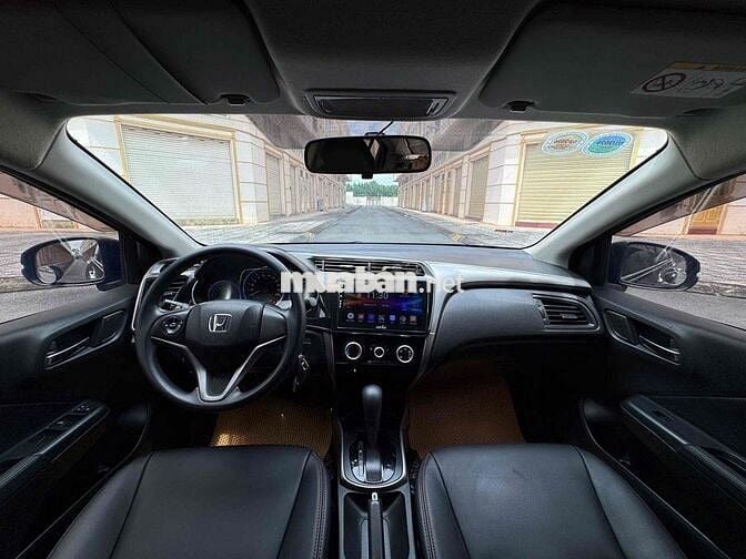 Honda City 2015 model 2016 1.5 CVT - 118000 km