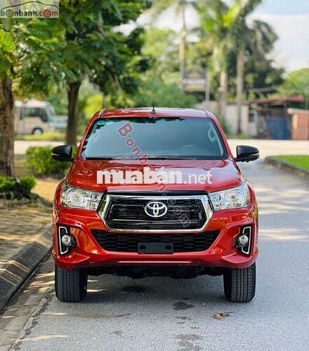 Toyota Hilux 2.4E 4x2 AT 2019 - 550 Triệu