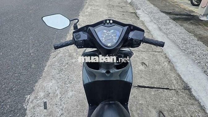Xe Vision còn tốt , áo mới sơn.