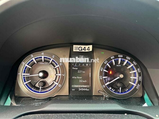 Toyota Innova 2020 Venturer - 35000 km 7c tự động