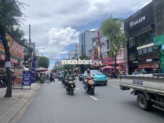 MẶT TIỀN NGUYỄN GIA TRÍ (D2), BÌNH THẠNH – TRỆT 5 LẦU THANG MÁY