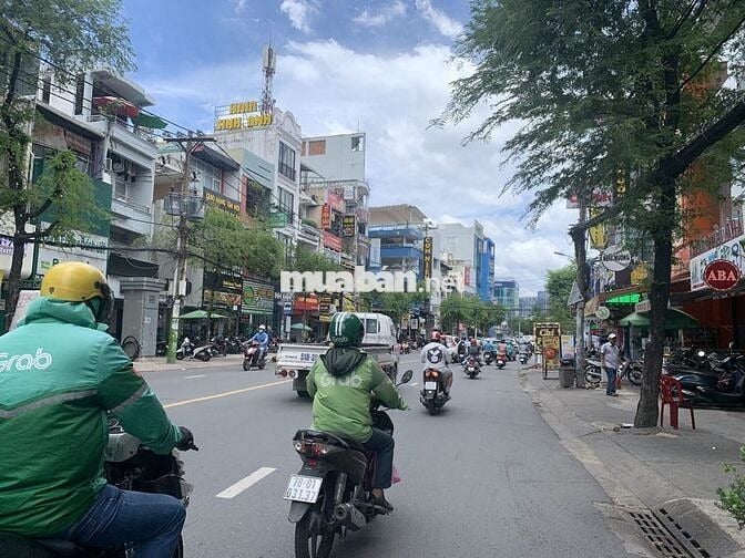 MẶT TIỀN NGUYỄN GIA TRÍ (D2), BÌNH THẠNH – TRỆT 5 LẦU THANG MÁY