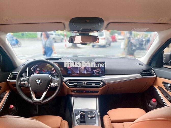 BMW 3 Series 2024 320i Sport Line - 28000 km