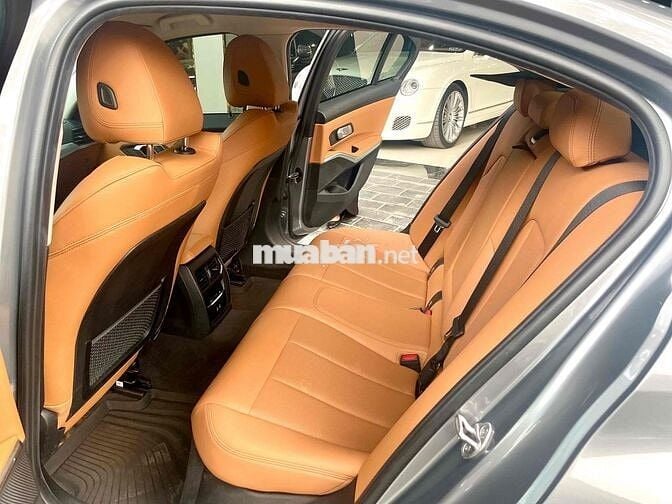 BMW 3 Series 2024 320i Sport Line - 28000 km