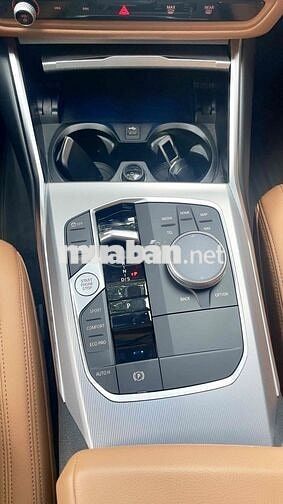 BMW 3 Series 2024 320i Sport Line - 28000 km