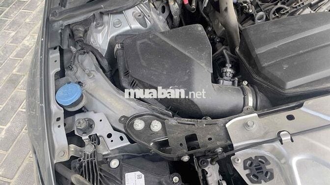 BMW 3 Series 2024 320i Sport Line - 28000 km