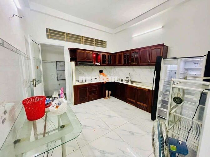 CHO THUÊ NHÀ KHUÔNG VIỆT TÂN PHÚ DT4.5×20M TRỆT 3 LẦU 4PN 3WC