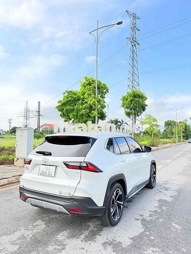 Toyota yaris cross 1.5D CVT 2024  9000km