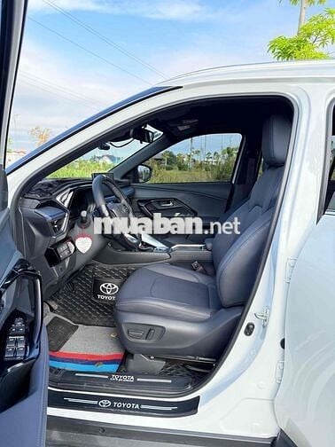 Toyota yaris cross 1.5D CVT 2024  9000km