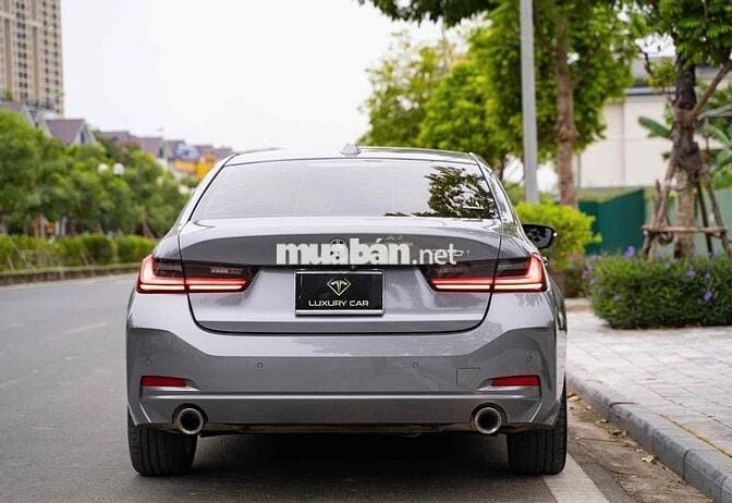 BMW 3 Series 2024 320i Sport Line - 28000 km