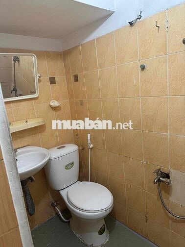 Phòng trọ có gác lửng,đường nhựa 8m,máy lạnh,kệ bếp...