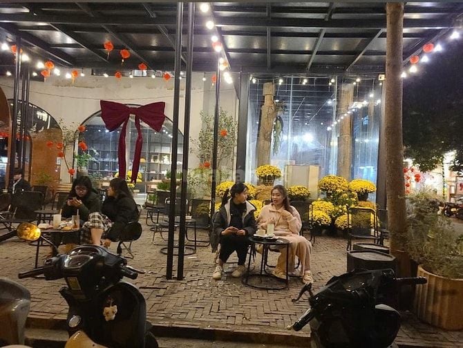 SANG NHƯỢNG QUÁN CAFE VIEW HỒ VĂN QUÁN – VỊ TRÍ HOT NHẤT HÀ ĐÔNG