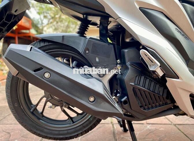 VARIO 150i 2018 nhập indo màu Bạc Nhám Máy Zin