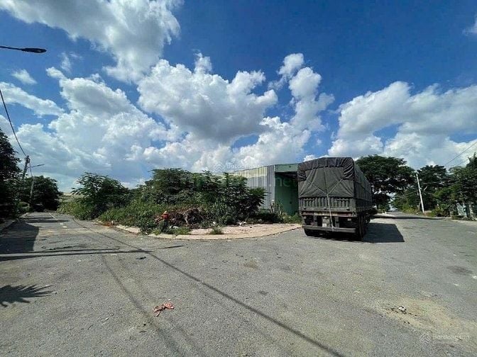 Đất trống 2 mặt tiền đường trước sau cần bán giá tốt