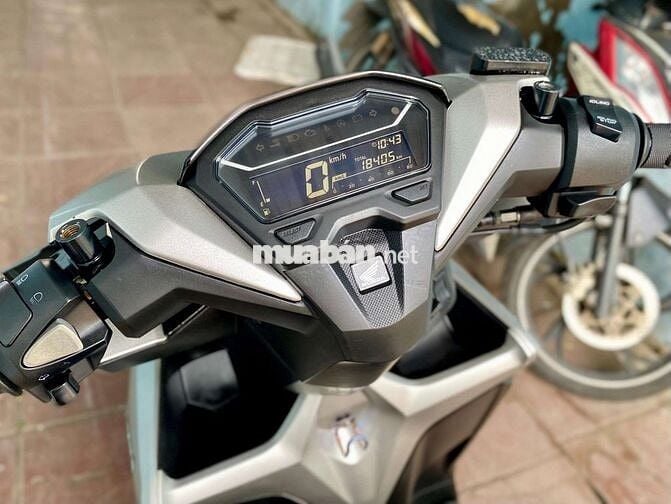 VARIO 150i 2018 nhập indo màu Bạc Nhám Máy Zin
