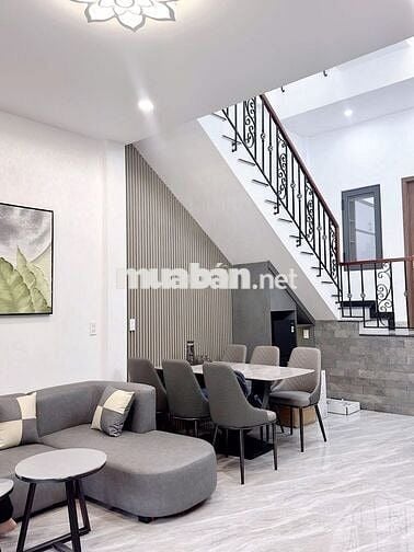 CHO THUÊ  NHÀ NGUYÊN CĂN VILLA GIÁ 15TR, 3 PN GẦN CẦU NGUYỄN HOÀNG