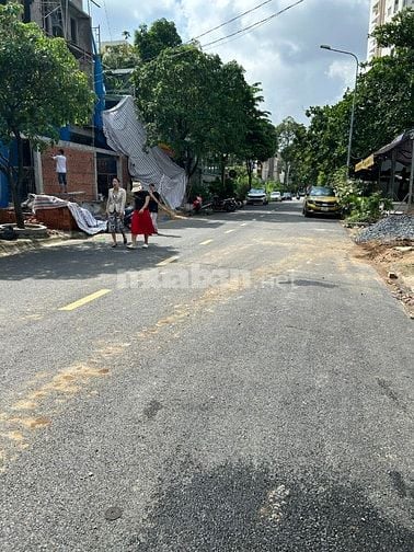 BÁN ĐẤT 10 X 20M - KHU DỰ ÁN 10 MẪU ĐƯỜNG 49 GẦN NGUYỄN DUY TRINH