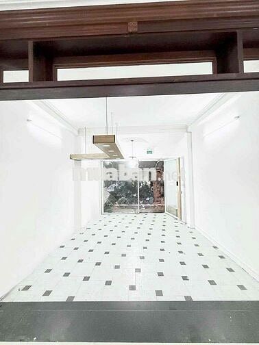 Cho Thuê Mặt Bằng Có Vỉa Hè Rộng 5m Ngay Nguyễn Gia Trí Bình Thạnh