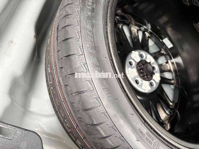 Toyota Camry 2023 2.5HV - 46821 km