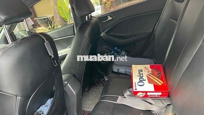 Hyundai i20 2015 Active 1.4 AT - 120000 km