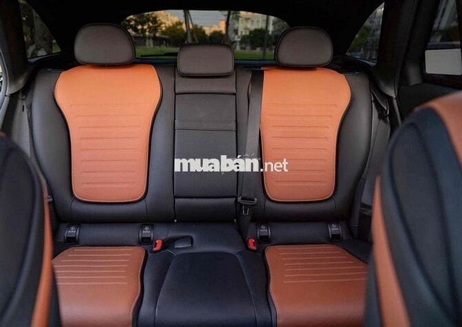 Mercedes Benz GLC Class 2023 - 15000 km