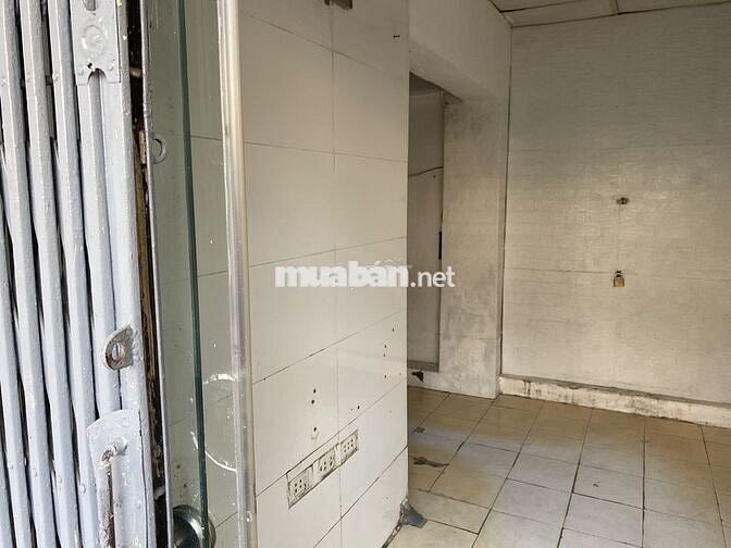 Cho thuê cửa hàng làm tóc, gội đầu.