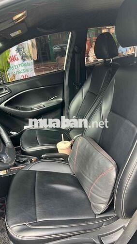 Hyundai i20 2015 Active 1.4 AT - 120000 km