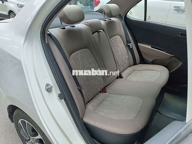 Hyundai i10 2017 base số sàn màu trắng