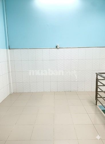 Nhà 1 trệt 1 lầu 32m2 gần chợ và trường học có camera an ninh 24/7