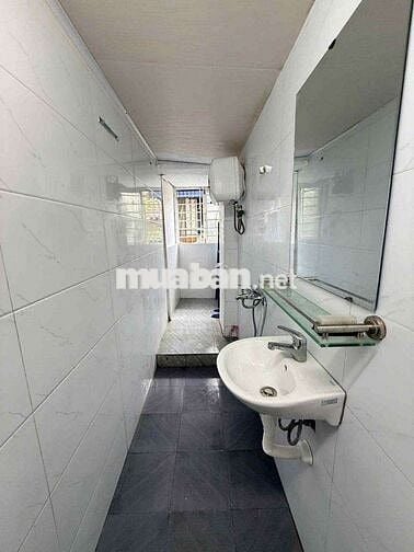 Bán nhà tập thể phố Quỳnh Mai, 45m, 2 ngủ, tầng 3, giá 3.15 tỷ