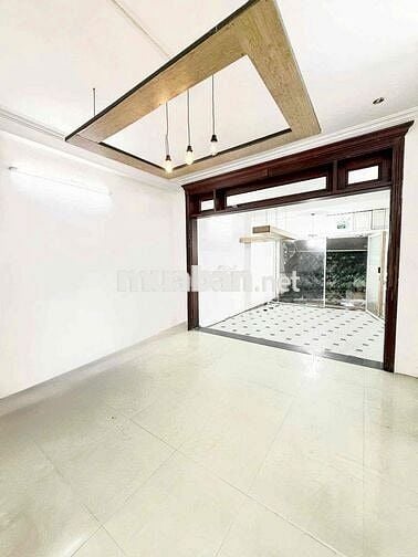 Cho Thuê Mặt Bằng Có Vỉa Hè Rộng 5m Ngay Nguyễn Gia Trí Bình Thạnh