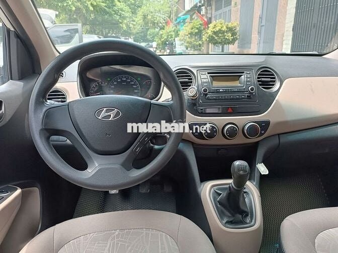 Hyundai i10 2017 base số sàn màu trắng