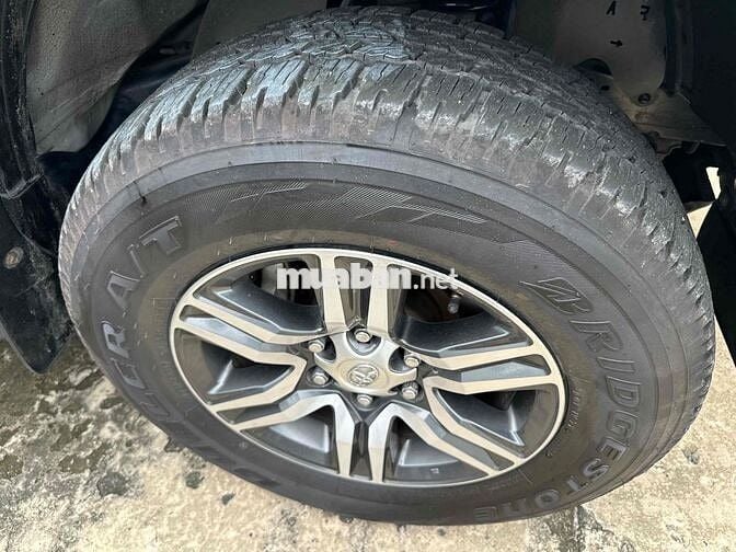 Toyota Fortuner 2018 2.7V 4x2 - 7c tự động Xăng