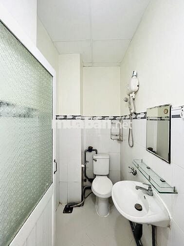 PHÒNG FULL TIỆN NGHI CỬA SỔ NGAY NGÃ 4 HÀNG XANH, 5' ĐI ĐH HUTECH BT