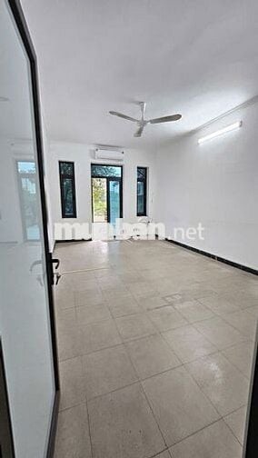 Nhà thuê ngõ 110 phố TRUNG KÍNH - CẦU GIẤY,  DT 95m2 x 5 Tầng, đg 10m