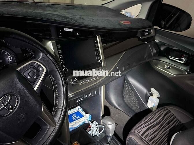 Toyota Innova 2020 Venturer 2.0 AT - 35000 km