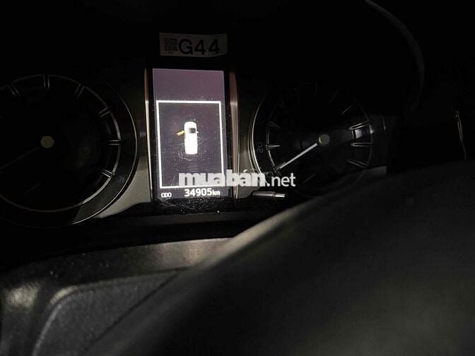 Toyota Innova 2020 Venturer 2.0 AT - 35000 km