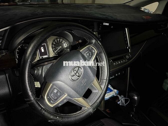 Toyota Innova 2020 Venturer 2.0 AT - 35000 km