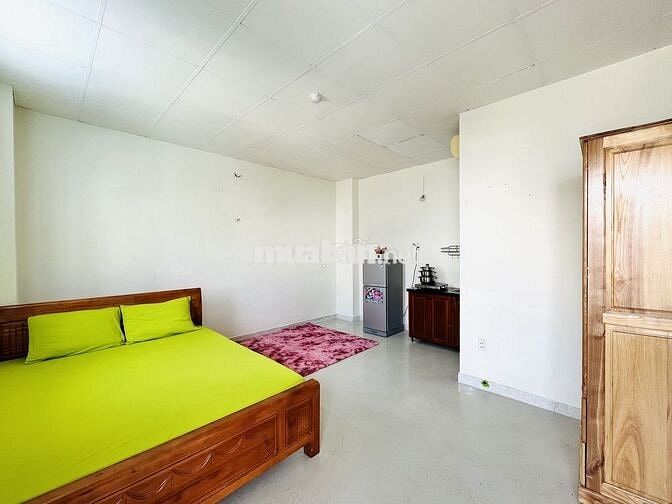 PHÒNG FULL TIỆN NGHI CỬA SỔ NGAY NGÃ 4 HÀNG XANH, 5' ĐI ĐH HUTECH BT